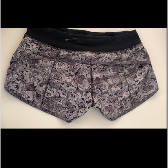 Lululemon Speed up Shorts Size 8 Florence Black/white - Picture 3 of 5